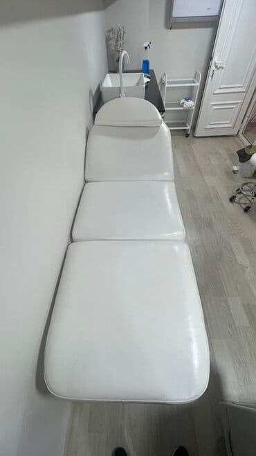 Ağ rəngli kosmetoloji/massaj kuşetkası - Üç hissəli yumuşaq döşəmə və lalafo.az -da Ağ rəngli kosmetoloji/massaj kuşetkası - Üç hissəli yumuşaq döşəmə və