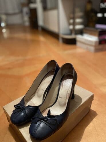 Tuflilər, Ölçü: 36, rəng - Göy, İşlənmiş lalafo.az -da Tuflilər, Ölçü: 36, rəng - Göy, İşlənmiş