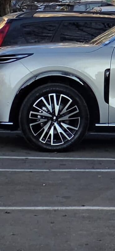 Mükəmməl dizaynlı orijinal yüngül lehimli disk və şin komplekti. - lalafo.az -da Mükəmməl dizaynlı orijinal yüngül lehimli disk və şin komplekti. -