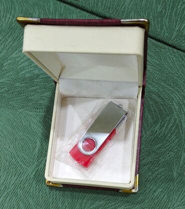 Fləş flash kart təzə hədiyyəli biri 12 AZN çatdırılma istənilən lalafo.az -da Fləş flash kart təzə hədiyyəli biri 12 AZN çatdırılma istənilən