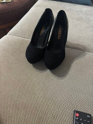 Tuflilər, Ölçü: 35, rəng - Qara, Yeni lalafo.az -da Tuflilər, Ölçü: 35, rəng - Qara, Yeni