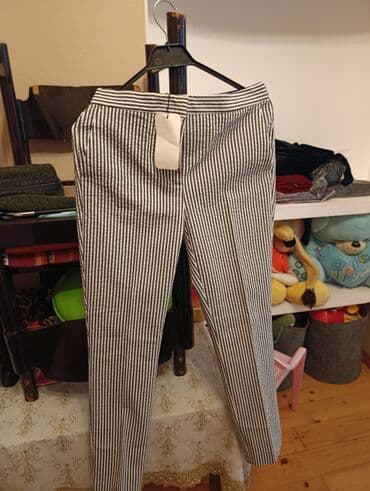 Zolaqlı qadın şalvarı - Rəng: ağ-qara incə şaquli zolaqlar - Kəsim lalafo.az -da Zolaqlı qadın şalvarı - Rəng: ağ-qara incə şaquli zolaqlar - Kəsim