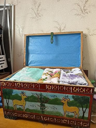 Taxta sandıq – əl işi, naxışlı - Material: ağac - Əl ilə çəkilmiş lalafo.az -da Taxta sandıq – əl işi, naxışlı - Material: ağac - Əl ilə çəkilmiş