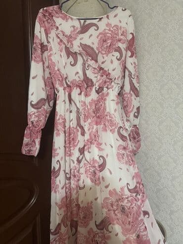 Qadın paltarı – çiçək naxışlı, uzun - Rəng: açıq krem fon üzərində lalafo.az -da Qadın paltarı – çiçək naxışlı, uzun - Rəng: açıq krem fon üzərində