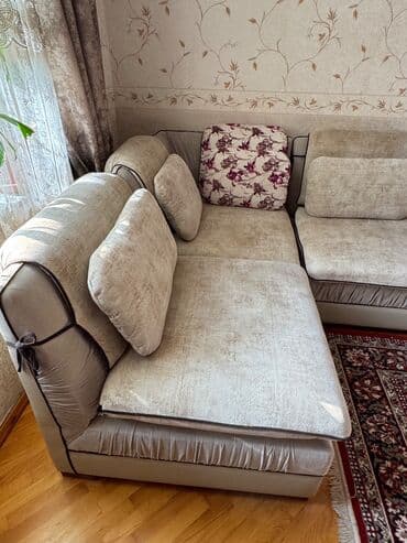 Künc divan, İşlənmiş, Açılmayan, Bazasız, Parça lalafo.az -da Künc divan, İşlənmiş, Açılmayan, Bazasız, Parça