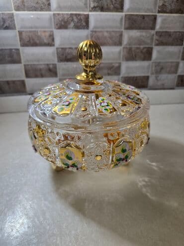 Qızılı naxışlı şüşə qapaqlı şirniyyat qabı - Material: qalın kəsimli lalafo.az -da Qızılı naxışlı şüşə qapaqlı şirniyyat qabı - Material: qalın kəsimli