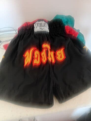 Muai tai şortiki satılır. 15 azn. L razmer. teze lalafo.az -da Muai tai şortiki satılır. 15 azn. L razmer. teze