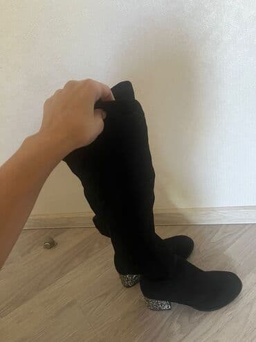 Botford qawlı sapagı nabuk.cox gozeldı ayaqda duruwu.39 razmer.baha lalafo.az -da Botford qawlı sapagı nabuk.cox gozeldı ayaqda duruwu.39 razmer.baha