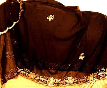 Продается шелковая шаль с золотистыми цветочками, абсолютно новая lalafo.az -da Продается шелковая шаль с золотистыми цветочками, абсолютно новая