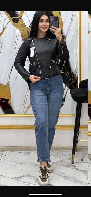 Qadınlar üçün dəri görünümlü motosiklet üslubunda qara gödəkcə. - lalafo.az -da Qadınlar üçün dəri görünümlü motosiklet üslubunda qara gödəkcə. -