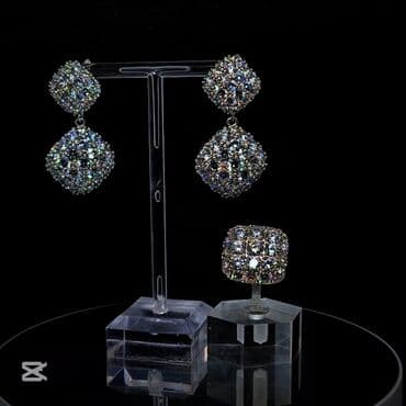 Zərgərlik dəsti – sırğalar və üzük - Dizayn: Yastı kvadrat formalı lalafo.az -da Zərgərlik dəsti – sırğalar və üzük - Dizayn: Yastı kvadrat formalı