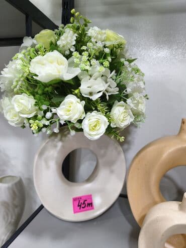 Dekorativ süni gül kompozisiyası və modern dizaynlı vaza - Rəng: ağ lalafo.az -da Dekorativ süni gül kompozisiyası və modern dizaynlı vaza - Rəng: ağ