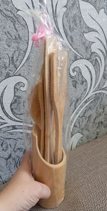 Taxta qaşıq dəsti. Yumru qabın içində 4 ədədli fərqli formada taxta lalafo.az -da Taxta qaşıq dəsti. Yumru qabın içində 4 ədədli fərqli formada taxta