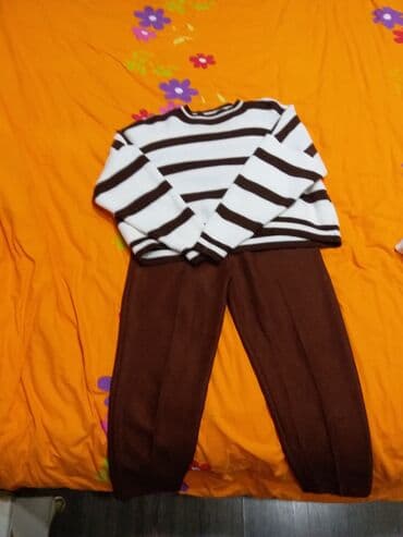 Qadın triko dəst - Dəst: zolaqlı triko sviter + qəhvəyi triko şalvar lalafo.az -da Qadın triko dəst - Dəst: zolaqlı triko sviter + qəhvəyi triko şalvar