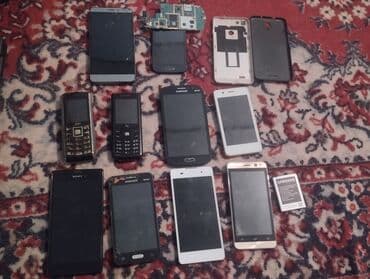 Köhnə telefonlar və ehtiyat hissələri dəsti - Qarışıq paket: sensorlu lalafo.az -da Köhnə telefonlar və ehtiyat hissələri dəsti - Qarışıq paket: sensorlu