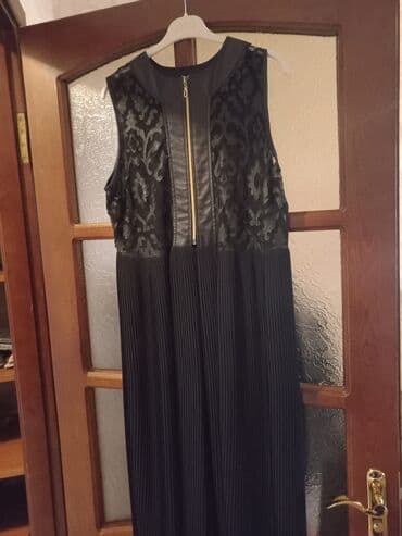 Qara rəngdə zərif qadın donu - Üst hissə: qoltsuz, ön hissədə qızılı lalafo.az -da Qara rəngdə zərif qadın donu - Üst hissə: qoltsuz, ön hissədə qızılı