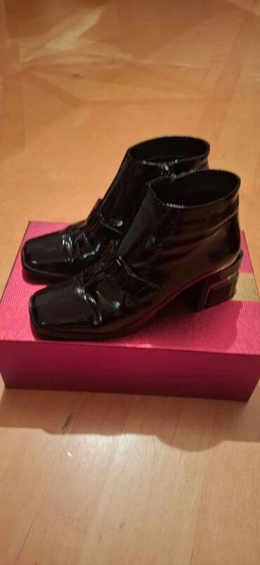 Угги: Размер: 36, цвет - Черный, Б/у at lalafo.az — 1 Угги: Размер: 36, цвет - Черный, Б/у — 1