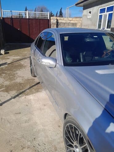 Məhsul: Mercedes-Benz E‑Class sedan (W211) Təsvir: - Gümüşü rəng, 4 lalafo.az -da Məhsul: Mercedes-Benz E‑Class sedan (W211) Təsvir: - Gümüşü rəng, 4