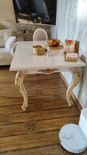 Qonaq masası, Açılmayan, Dördbucaq masa lalafo.az -da Qonaq masası, Açılmayan, Dördbucaq masa