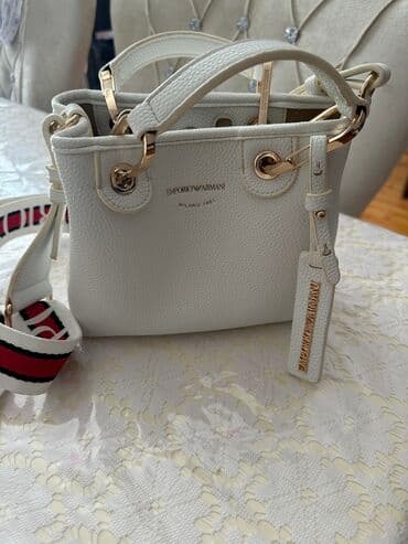 Əl çantası, Armani Exchange, Yeni lalafo.az -da Əl çantası, Armani Exchange, Yeni