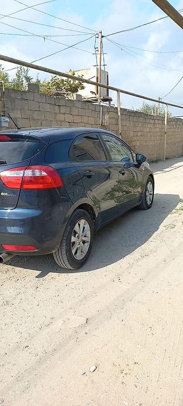 Kia Rio hatchback – EcoDynamics satılır 13500 manat - Kuzov: 5 qapılı lalafo.az -da — 5 Kia Rio hatchback – EcoDynamics satılır 13500 manat - Kuzov: 5 qapılı — 5