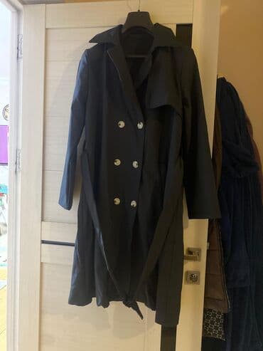 Qara rəngli qadın trençkot/plaş Təzədir. Geyinilməyib. XL ölçü kəməri lalafo.az -da Qara rəngli qadın trençkot/plaş Təzədir. Geyinilməyib. XL ölçü kəməri