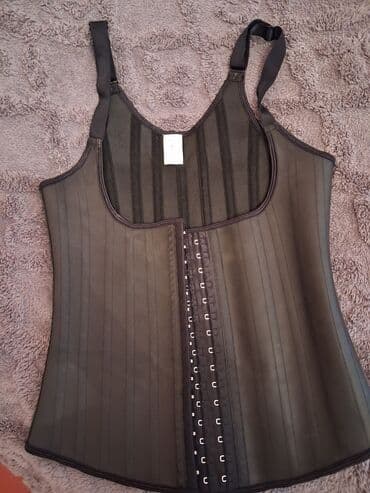 Korset orginal 25 sumuklu lateks. S razmer 20 azn satiram lalafo.az -da Korset orginal 25 sumuklu lateks. S razmer 20 azn satiram