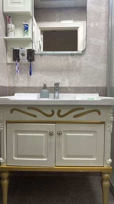 Klassik üslubda vanna otağı üçün dolablı lavabo dəsti - Ağ rəngdə lalafo.az -da Klassik üslubda vanna otağı üçün dolablı lavabo dəsti - Ağ rəngdə