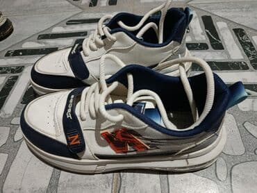 Idman ayaqqabısı 44 razmer - Rəng: ağ–tünd mavi (narıncı detallar) - lalafo.az -da Idman ayaqqabısı 44 razmer - Rəng: ağ–tünd mavi (narıncı detallar) -