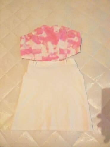 Qadın geyim dəsti 1) İki hissəli dəst: - Üst: çəhrayı-ağ batik lalafo.az -da Qadın geyim dəsti 1) İki hissəli dəst: - Üst: çəhrayı-ağ batik