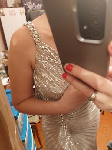 Birdefe geynilib hamisi qirmizi 50 alinib 10 sa bardovu dest 30 don lalafo.az -da Birdefe geynilib hamisi qirmizi 50 alinib 10 sa bardovu dest 30 don