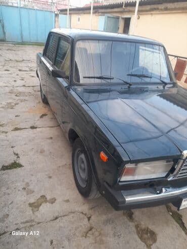 Model: Klassik sedan (VAZ/Lada 2107 tipli) Kuzov: 4 qapılı, tünd yaşıl lalafo.az -da Model: Klassik sedan (VAZ/Lada 2107 tipli) Kuzov: 4 qapılı, tünd yaşıl