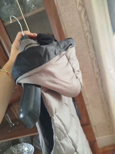 Qadınlar üçün uzun şişmə jilet Az geyinilmiş - Rəng: açıq boz lalafo.az -da Qadınlar üçün uzun şişmə jilet Az geyinilmiş - Rəng: açıq boz