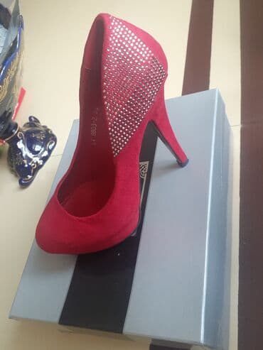 Tuflilər, Ölçü: 36, rəng - Qırmızı, İşlənmiş lalafo.az -da Tuflilər, Ölçü: 36, rəng - Qırmızı, İşlənmiş