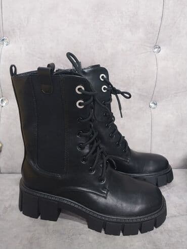 41 ölchu,Yenidir,fransadan alinib. Razmer uygun olmadigi uchun lalafo.az -da 41 ölchu,Yenidir,fransadan alinib. Razmer uygun olmadigi uchun