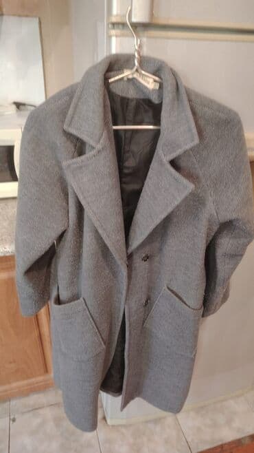 Qadın palto - Rəng: boz - Model: klassik dizayn, geniş reverli yaxa - lalafo.az -da Qadın palto - Rəng: boz - Model: klassik dizayn, geniş reverli yaxa -