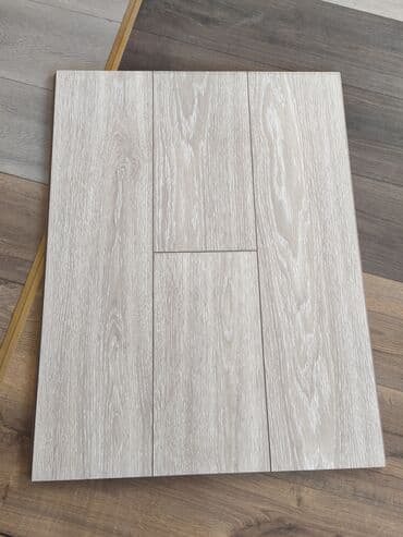 Açıq palıd effektli döşəmə örtüyü – laminat/panel tipli - Rəng: açıq lalafo.az -da Açıq palıd effektli döşəmə örtüyü – laminat/panel tipli - Rəng: açıq