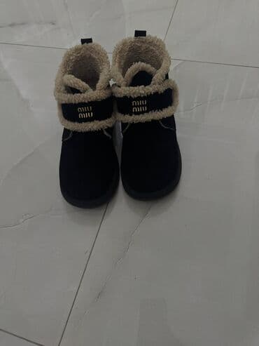 Qısaboğaz, Ölçü: 38.5, rəng - Qara, Yeni lalafo.az -da Qısaboğaz, Ölçü: 38.5, rəng - Qara, Yeni