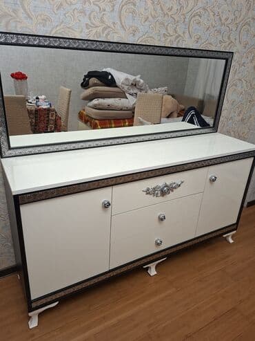 Güzgülü lalafo.az -da Güzgülü