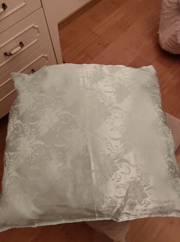 Yuxu üçün Yeni Sadə Yastıq, Ünvandan götürmə lalafo.az -da Yuxu üçün Yeni Sadə Yastıq, Ünvandan götürmə