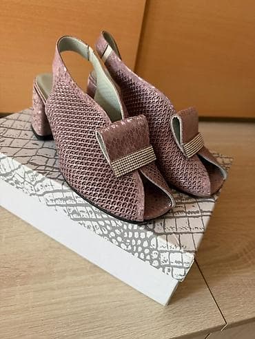 Qadın ayaqqabısı – açıq burunlu, arxa hissəsi açıq (slingback) model at lalafo.az Qadın ayaqqabısı – açıq burunlu, arxa hissəsi açıq (slingback) model