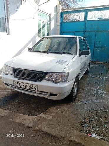 Ağ rəngli kompakt sedan. Əsas xüsusiyyətlər: - Kuzov: 4 qapılı sedan lalafo.az -da Ağ rəngli kompakt sedan. Əsas xüsusiyyətlər: - Kuzov: 4 qapılı sedan