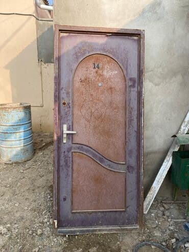 İşlənmiş Giriş qapısı Plintus ilə, Zəmanətsiz, Ünvandan götürmə lalafo.az -da İşlənmiş Giriş qapısı Plintus ilə, Zəmanətsiz, Ünvandan götürmə