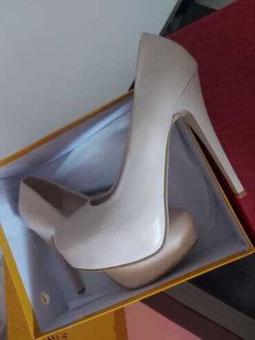 Tuflilər, Ölçü: 36, rəng - Bej, İşlənmiş lalafo.az -da Tuflilər, Ölçü: 36, rəng - Bej, İşlənmiş