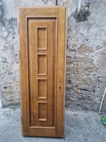 Polad materialdan mohkəm qapı yaxşı vəziyyətdə eni 72 sm uzunluğu 2 lalafo.az -da Polad materialdan mohkəm qapı yaxşı vəziyyətdə eni 72 sm uzunluğu 2