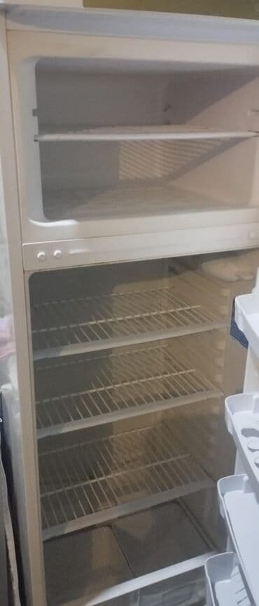 Сушилки для фруктов и овощей: 2 двери Indesit Холодильник Продажа, цвет - Белый at lalafo.az — 1 Сушилки для фруктов и овощей: 2 двери Indesit Холодильник Продажа, цвет - Белый — 1