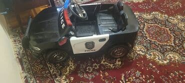Uşaq üçün elektrikli polis maşını - Model: “POLICE” dizaynlı, qara-ağ lalafo.az -da Uşaq üçün elektrikli polis maşını - Model: “POLICE” dizaynlı, qara-ağ
