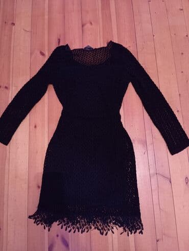 Qara krujeva paltar - Model: uzunqol, dar kəsim, dizə yaxın uzunluq - lalafo.az -da Qara krujeva paltar - Model: uzunqol, dar kəsim, dizə yaxın uzunluq -