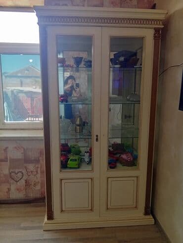 Şüşəli dolab vitrini, İşlənmiş, Ünvandan götürmə lalafo.az -da Şüşəli dolab vitrini, İşlənmiş, Ünvandan götürmə