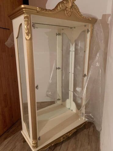 Yeni, Güzgülü lalafo.az -da Yeni, Güzgülü